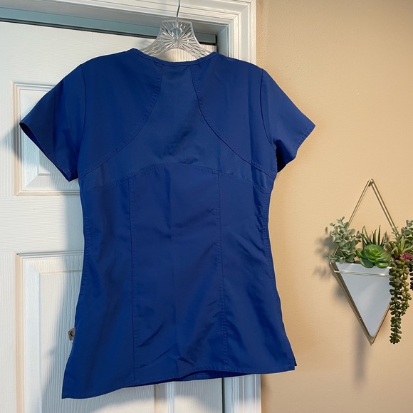 XS Med Couture Women’s ‘Activate’ Scrub Set - Picture 4 of 12